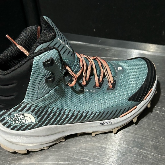 The North Face Hiking Boots - Picture 7 of 10